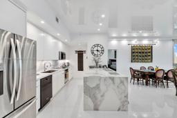 Picture of 3131 NE 188Th St # 1004, Aventura, FL 33180