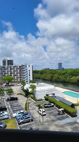 Picture of 3475 E Country Club Dr # 614, Aventura, FL 33180