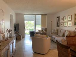 Picture of 9621 Sunrise Lakes Blvd # 211, Sunrise, FL 33322