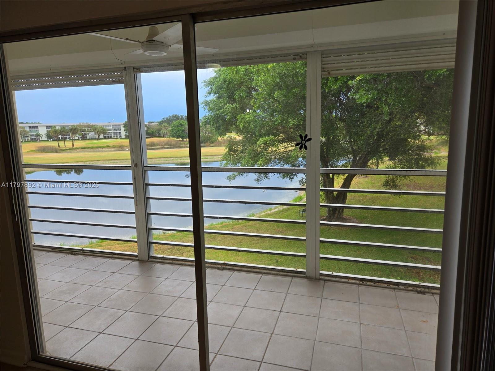 Picture of 2904 Victoria Pl # F3, Coconut Creek, FL 33066
