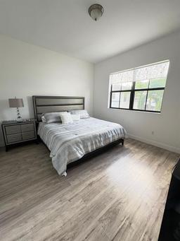 Picture of 5200 NW 83Rd Ct, Doral, FL 33166