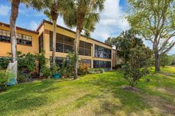 Picture of 6392 Aspen Glen Cir # 1, Boynton Beach, FL 33437