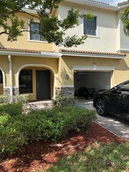Picture of 424 NE 194Th Ter, Miami, FL 33179