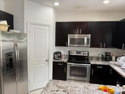 Picture of 424 NE 194Th Ter, Miami, FL 33179
