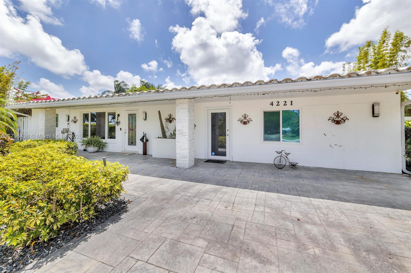 Picture of 4221 NE 16Th Ave, Oakland Park, FL 33334