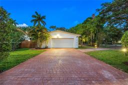 Picture of 615 NE 115Th St, Biscayne Park, FL 33161