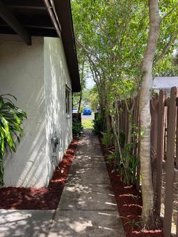 Picture of 10600 SW 71St Ln # 10600, Miami, FL 33173
