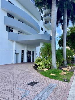 Picture of 2301 SW 27Th Ave # 802, Miami, FL 33145