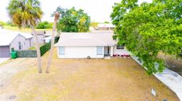 Picture of 4023 E Palomar Cir, La Belle, FL 33935
