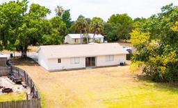 Picture of 4023 E Palomar Cir, La Belle, FL 33935