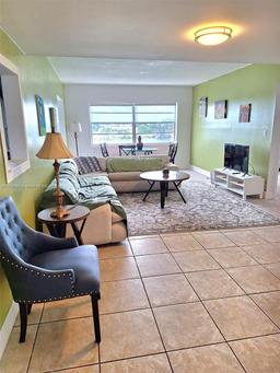 Picture of 1060 Crystal Lake Dr # 404, Deerfield Beach, FL 33064