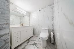 Picture of 500 Three Islands Blvd # 801, Hallandale Beach, FL 33009