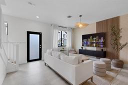 Picture of 4233 NW 83Rd Path, Doral, FL 33166