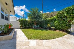 Picture of 9025 Hawthorne Ave, Surfside, FL 33154