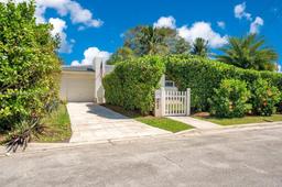Picture of 9025 Hawthorne Ave, Surfside, FL 33154