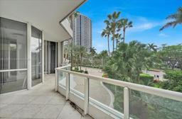 Picture of 21205 Yacht Club Dr # 308, Aventura, FL 33180