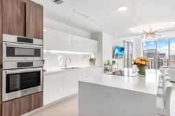Picture of 851 NE 1St Ave # 4011, Miami, FL 33132