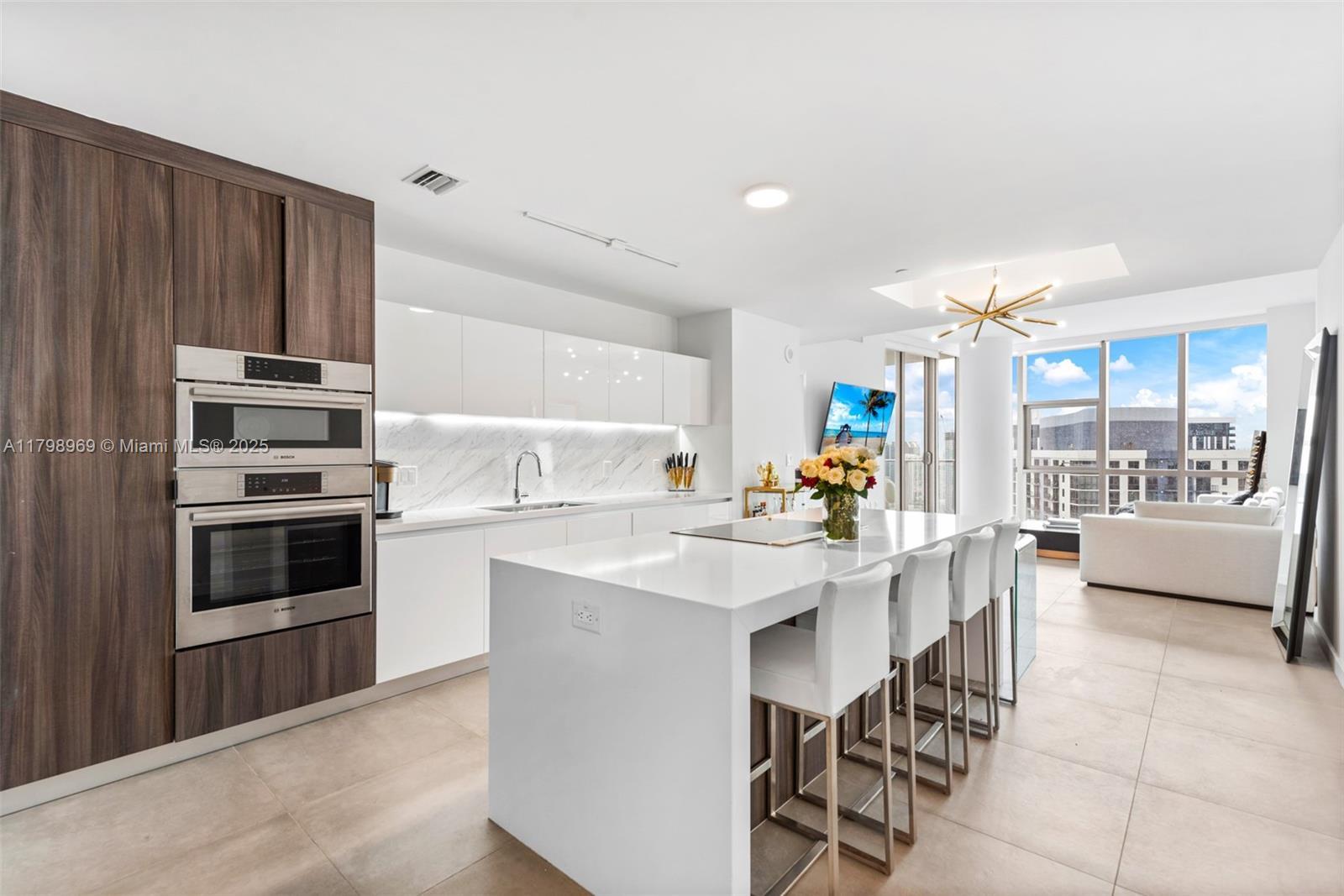 Picture of 851 NE 1St Ave # 4011, Miami, FL 33132