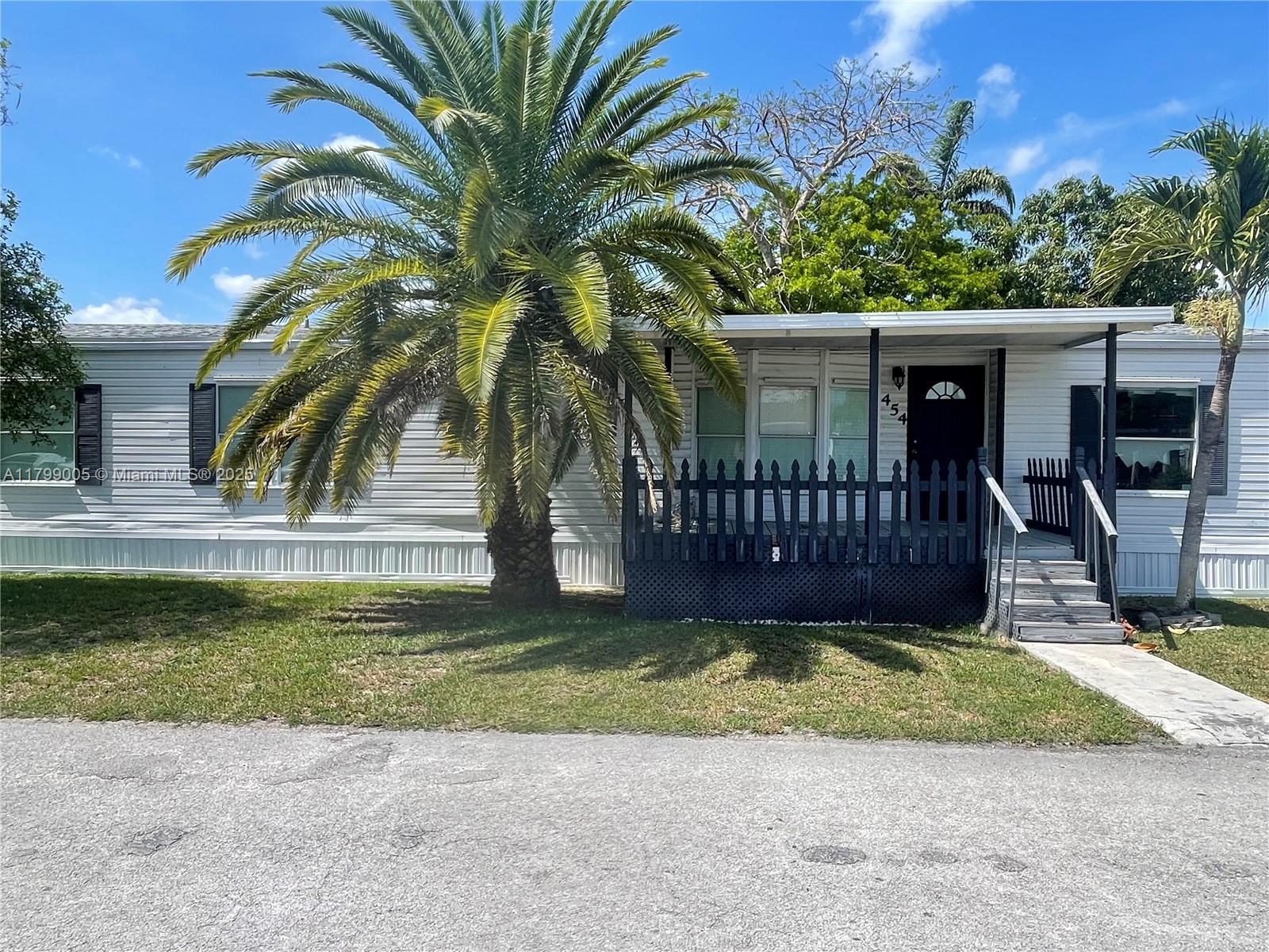 Picture of 19800 SW 180Th Ave Unit 454, Miami, FL 33187