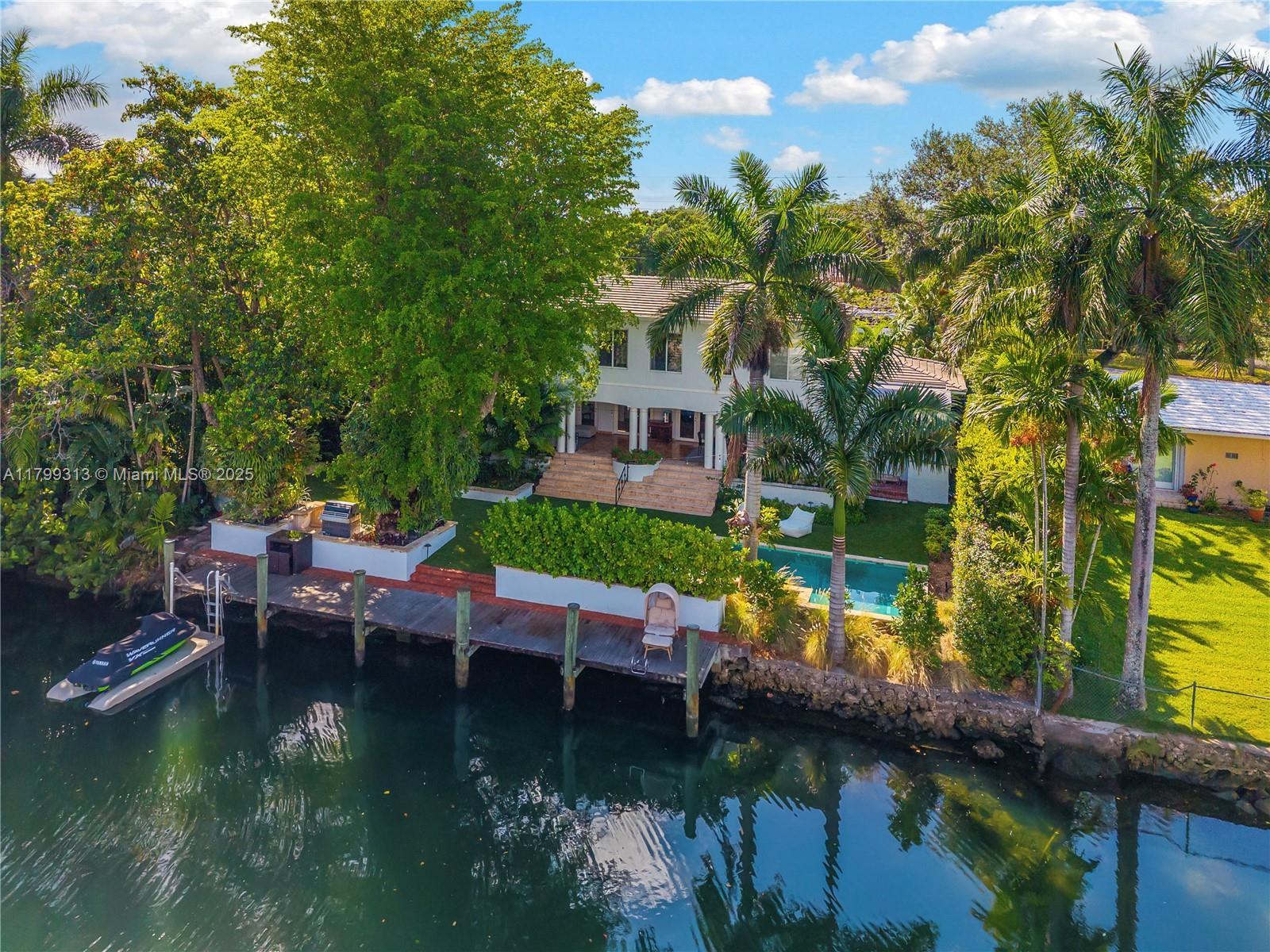 Picture of 725 Vilabella Ave, Coral Gables, FL 33146