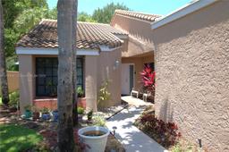 Picture of 11210 Applegate Cir # 11210, Boynton Beach, FL 33437
