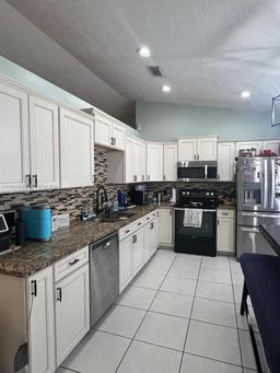 Picture of 1290 SW Century Ave, Port St. Lucie, FL 34953