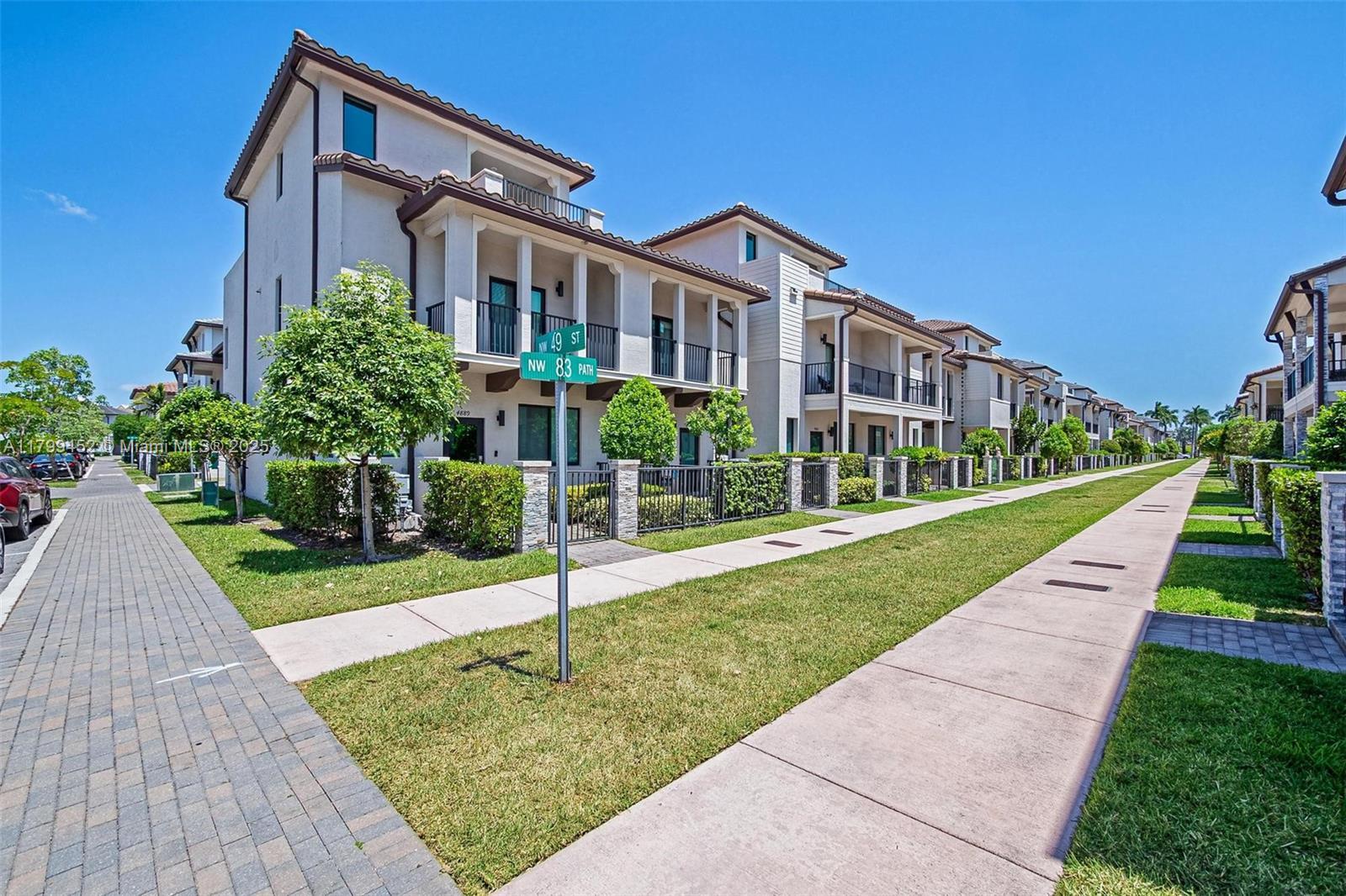 Picture of 4889 NW 83Rd Path, Doral, FL 33166