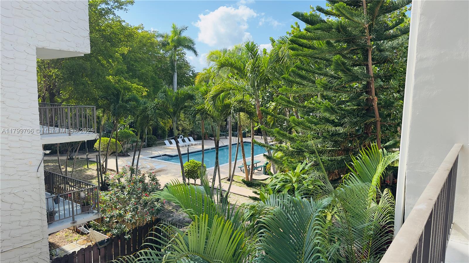 Picture of 6900 N Kendall Dr # A304, Pinecrest, FL 33156