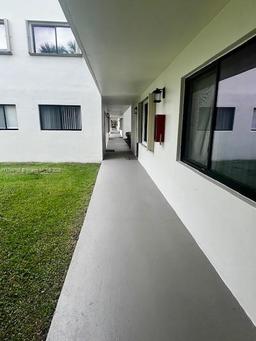 Picture of 9920 NW 68Th Pl # 103, Tamarac, FL 33321