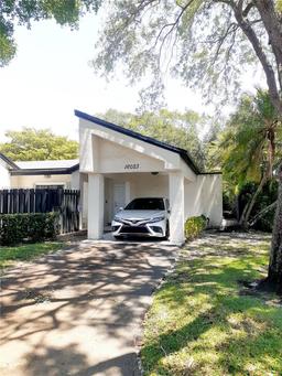 Picture of 16023 S Fairway Ter # 118, Weston, FL 33326