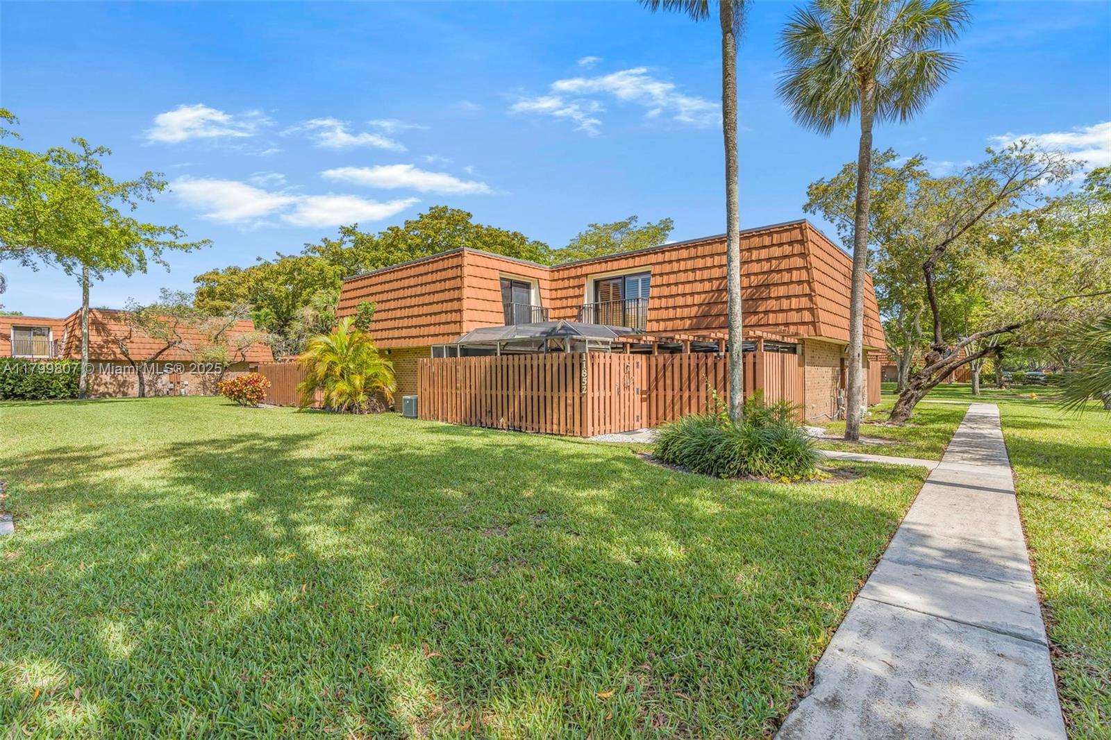 Picture of 11852 SW 9Th Ct, Davie, FL 33325