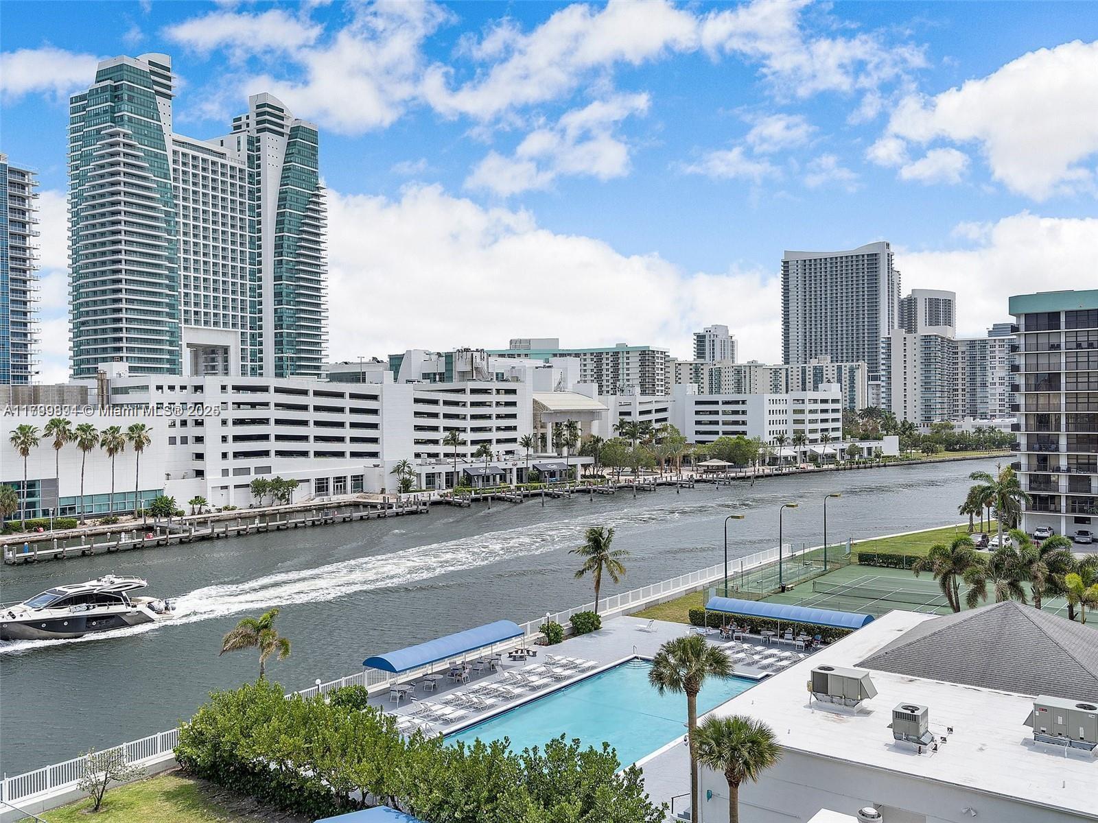 Picture of 600 Parkview Dr # 516, Hallandale Beach, FL 33009