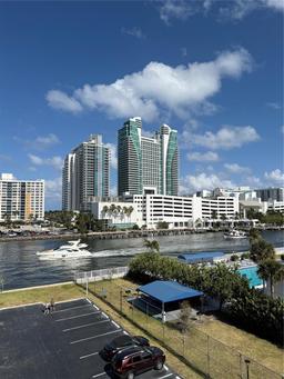 Picture of 600 Parkview Dr # 516, Hallandale Beach, FL 33009