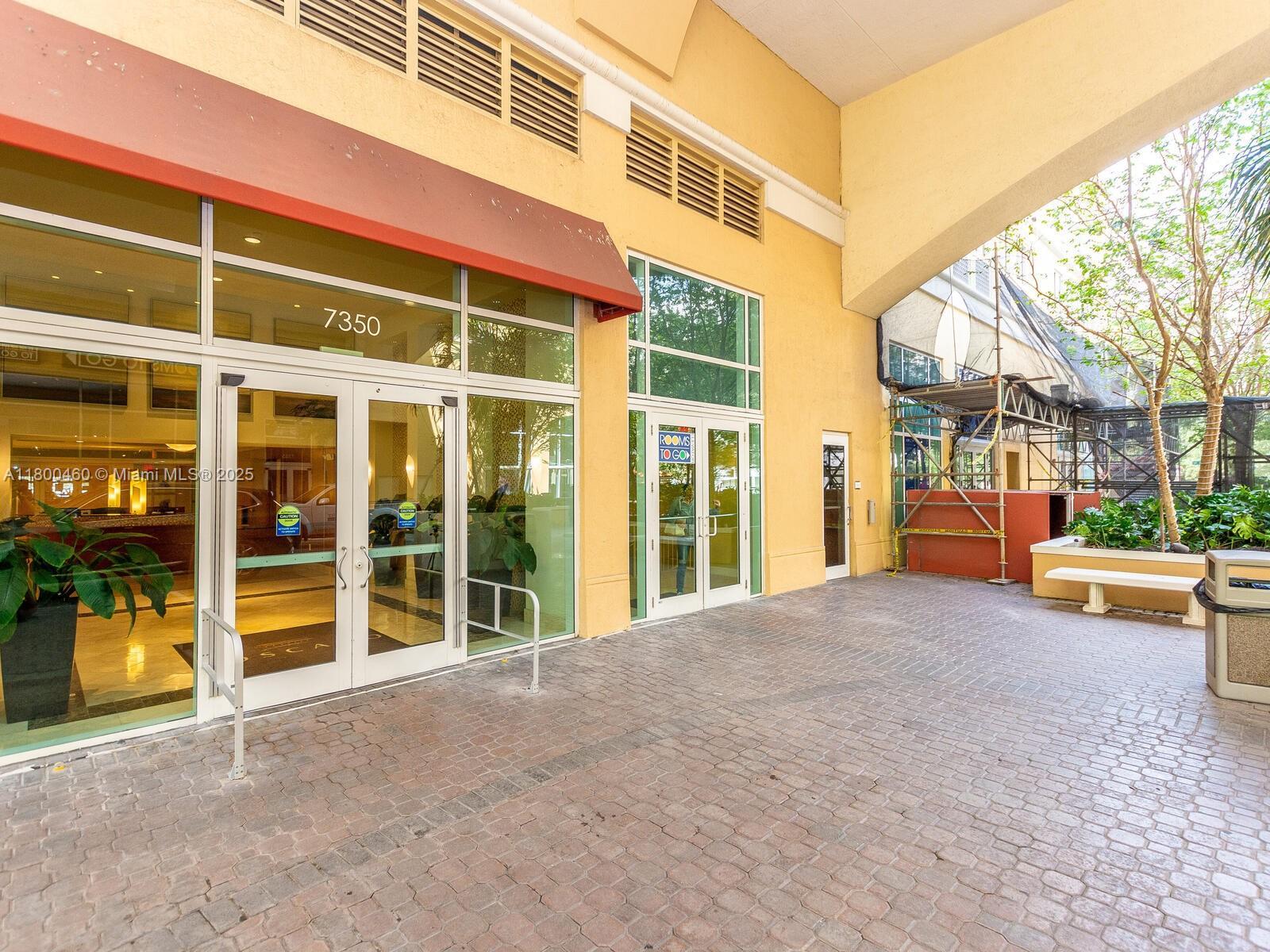 Picture of 7350 SW 89Th St # 1702S, Miami, FL 33156