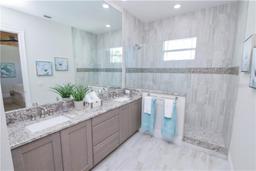 Picture of 7814 Hidden Creek Loop Unit 104, Lakewood Ranch, FL 34202