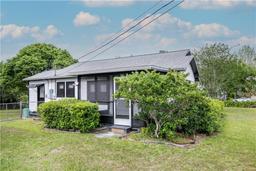 Picture of 245 W Ocala Street, Umatilla, FL 32784