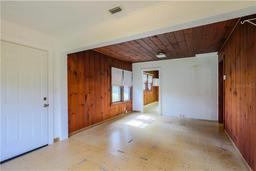 Picture of 245 W Ocala Street, Umatilla, FL 32784