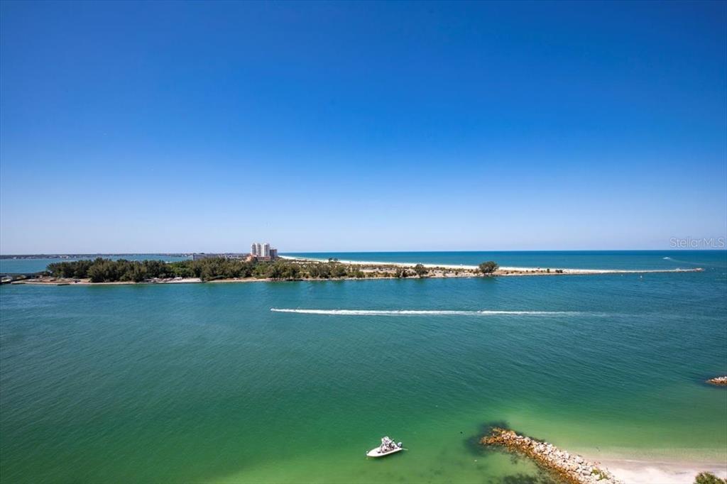 Picture of 691 S Gulfview Boulevard Unit 1212, Clearwater Beach, FL 33767