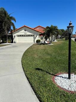 Picture of 4989 Clubview Court E, Bradenton, FL 34203