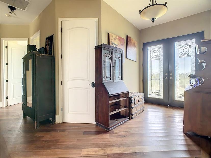 Picture of 935 Bayshore Drive, Palmetto FL 34221