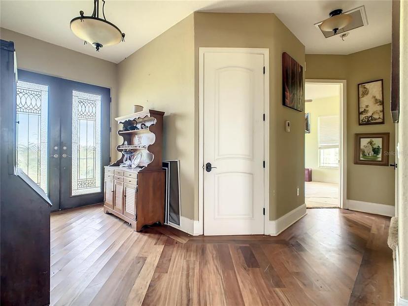 Picture of 935 Bayshore Drive, Palmetto FL 34221