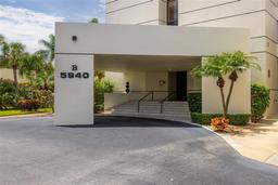 Picture of 5940 Pelican Bay Plaza S Unit 1204, Gulfport, FL 33707
