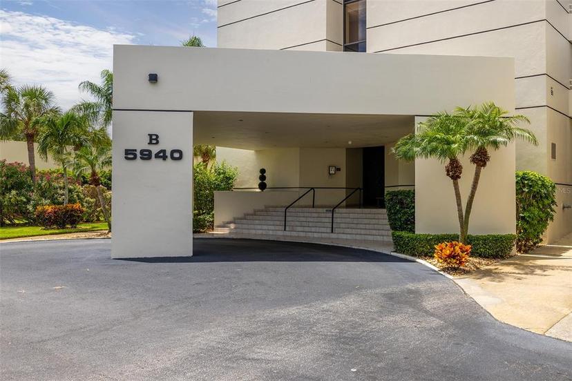 Picture of 5940 Pelican Bay Plaza S Unit 1204, Gulfport FL 33707