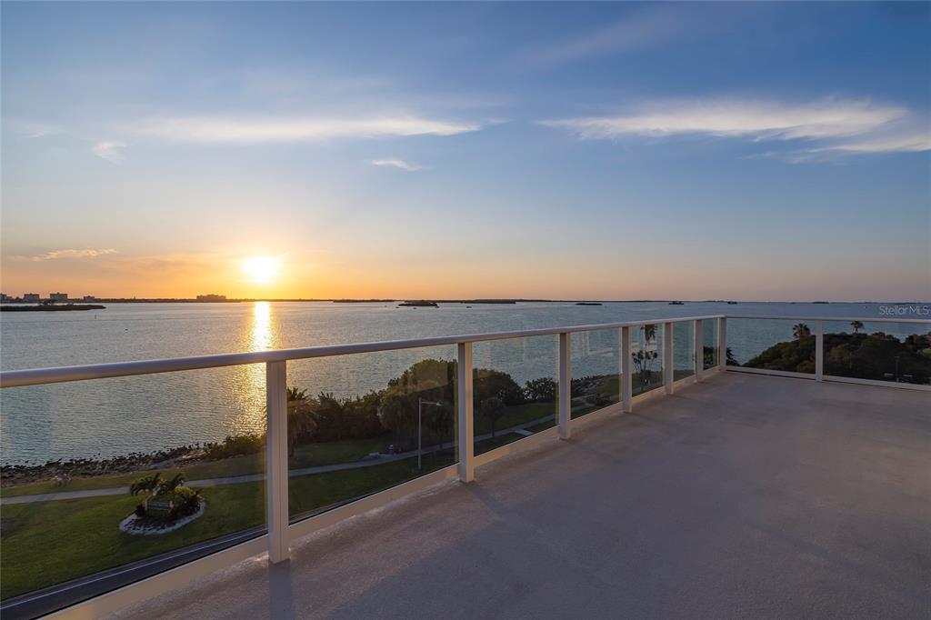 Picture of 1020 Sunset Point Road Unit 603, Clearwater, FL 33755