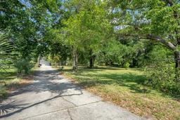 Picture of 2026 N Lakewood Avenue, Ocoee, FL 34761