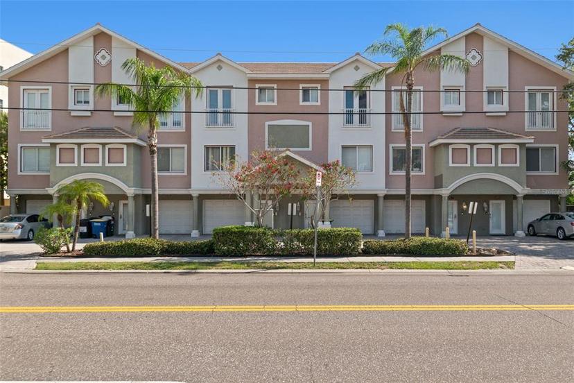 Picture of 620 Bayway Boulevard Unit 3