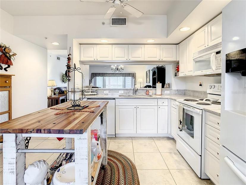 Picture of 960 Starkey Road Unit 2303, Largo FL 33771