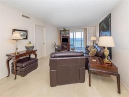 Picture of 633 Alhambra Road Unit 605, Venice, FL 34285