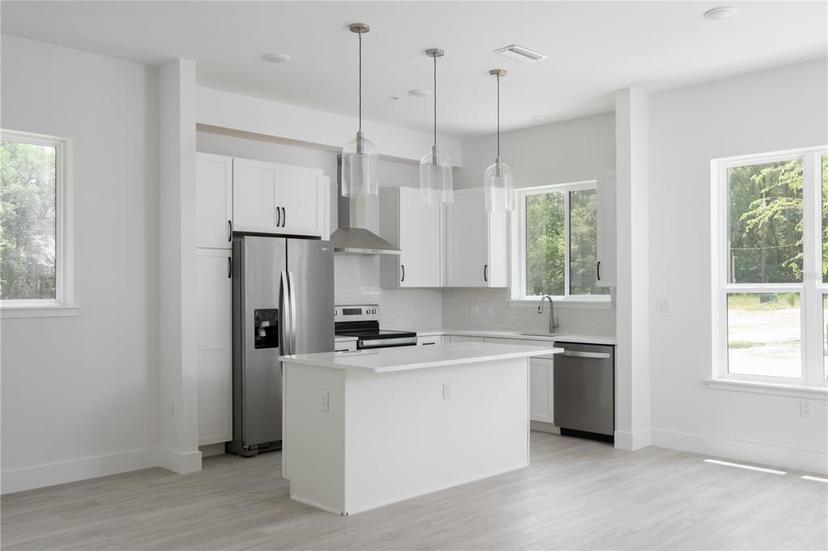 Picture of 2601 SW Williston Road Unit 8, Gainesville FL 32608