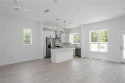 Picture of 2601 SW Williston Road Unit 8, Gainesville, FL 32608